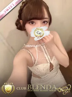 浜辺めるる/23歳 - (ブレンダ)