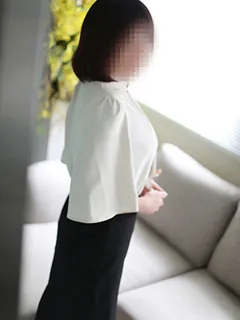 飯田(いいだ)/40歳 - (百合の園 - 梅屋敷人妻デリヘル)