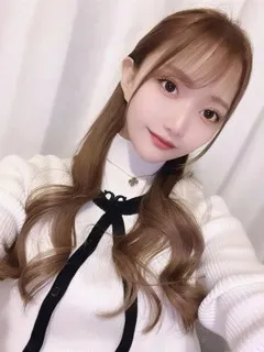 えま/20歳 - (E+アイドルスクール 新宿店)