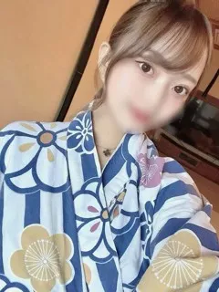 えま/20歳 - (E+アイドルスクール 新宿店)
