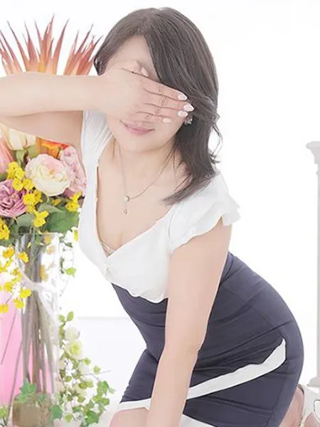 瀬名麻衣子
